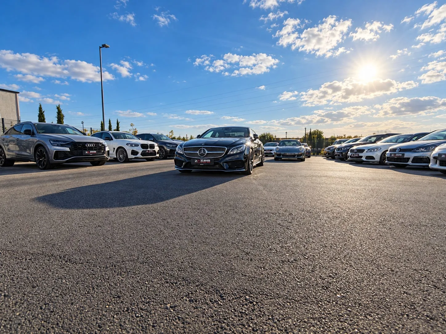 Fahrzeugbestand bei Zeb Cars mit ZEB-Cars-Kennzeichentafeln